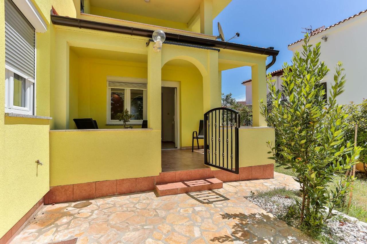 Apartments Dora Victoria Dream Медулин Екстериор снимка