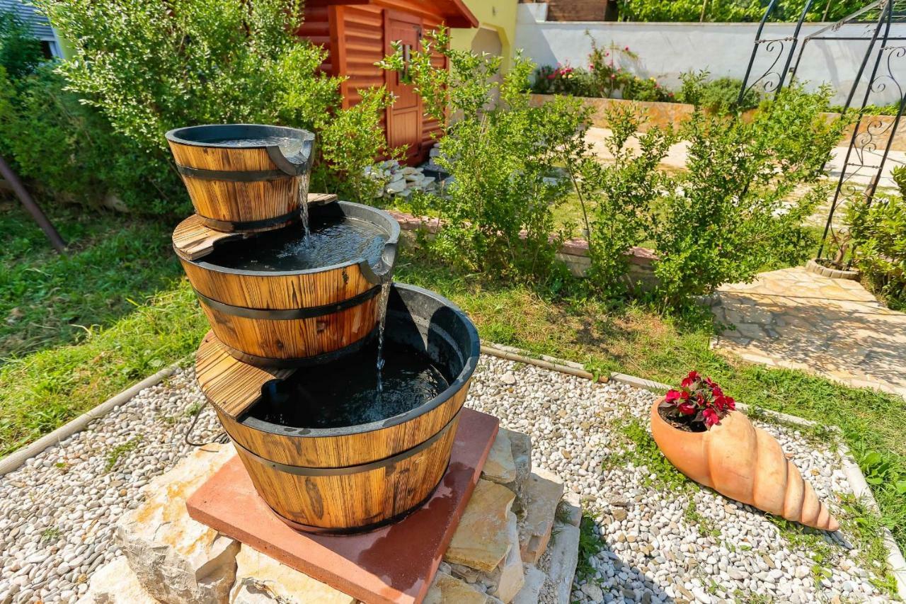 Apartments Dora Victoria Dream Медулин Екстериор снимка