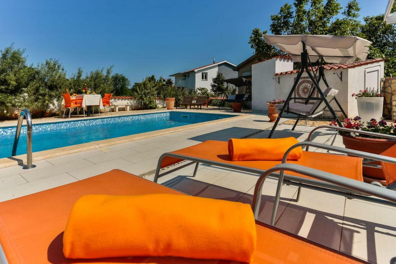 Apartments Dora Victoria Dream Медулин Екстериор снимка