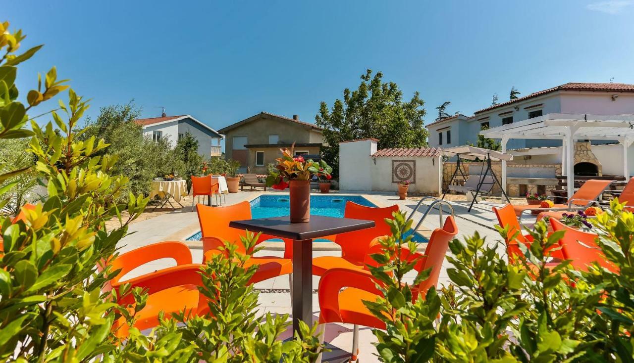 Apartments Dora Victoria Dream Медулин Екстериор снимка