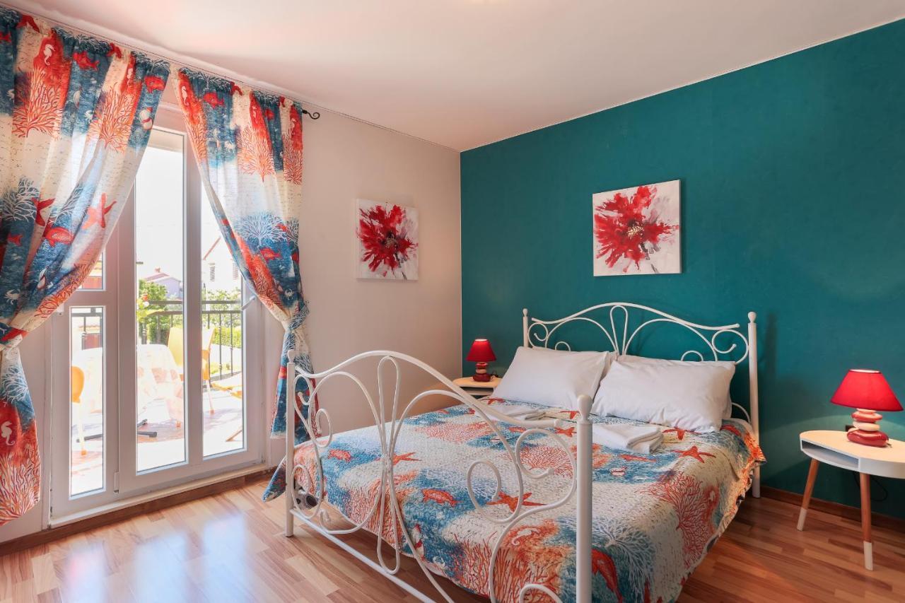 Apartments Dora Victoria Dream Медулин Екстериор снимка