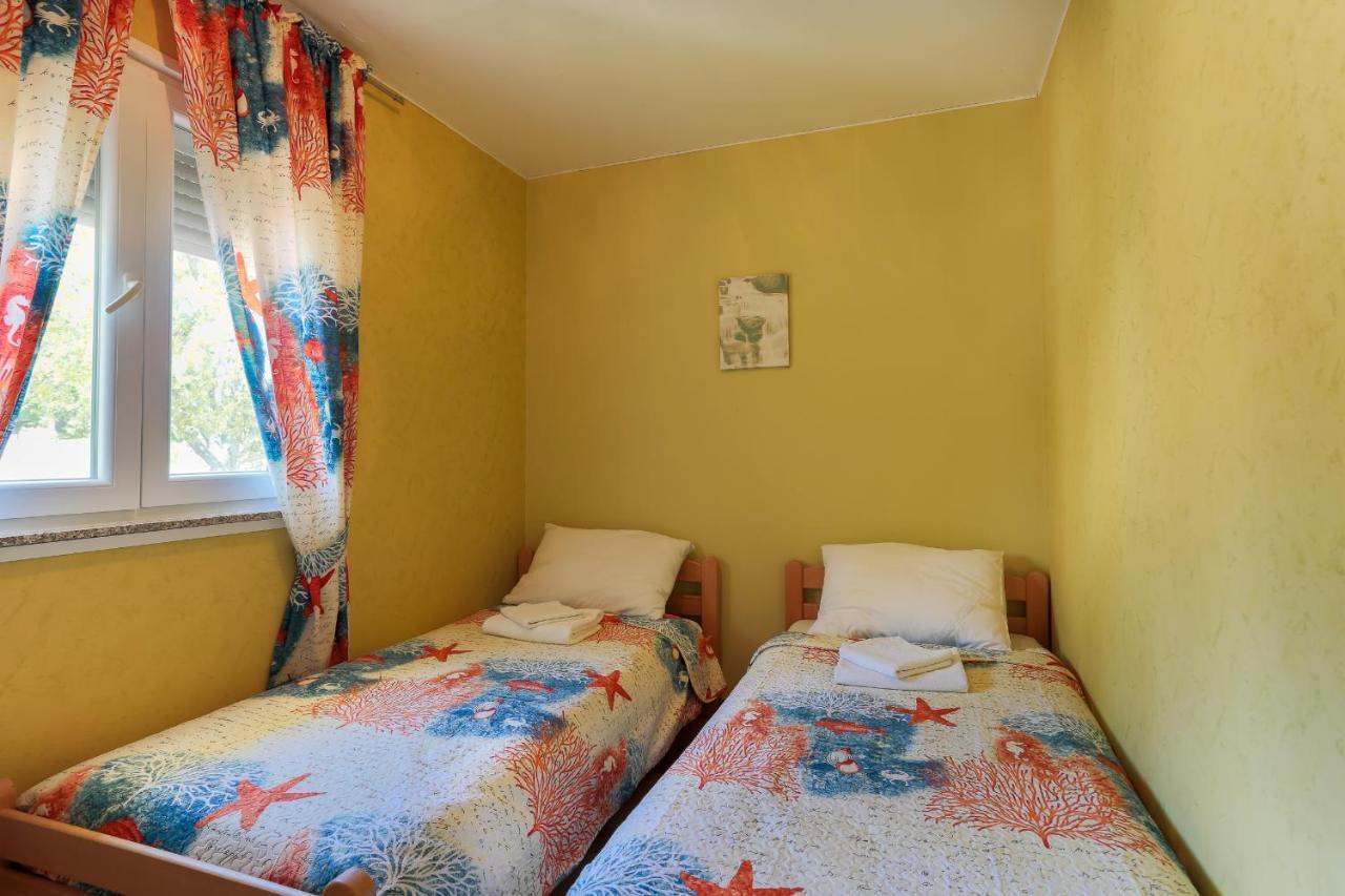 Apartments Dora Victoria Dream Медулин Екстериор снимка